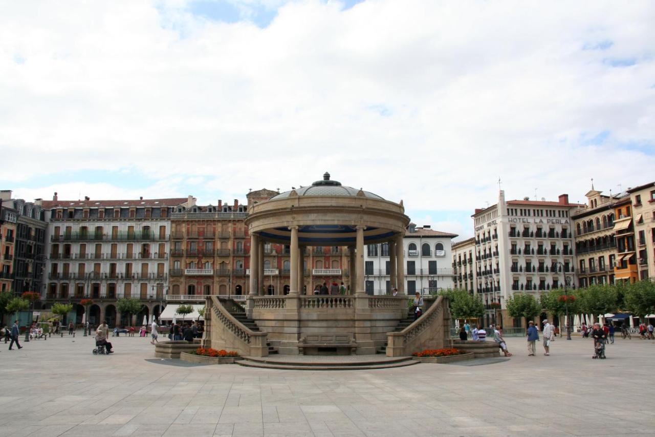 Calleestafeta, Apartamento Apartman Pamplona Kültér fotó